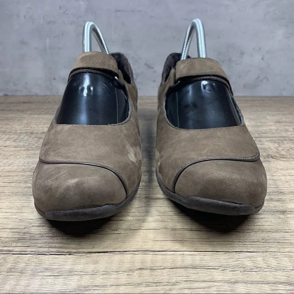 Munro Wm’s Mary Janes Brown Nubuck Leather Shoes‎